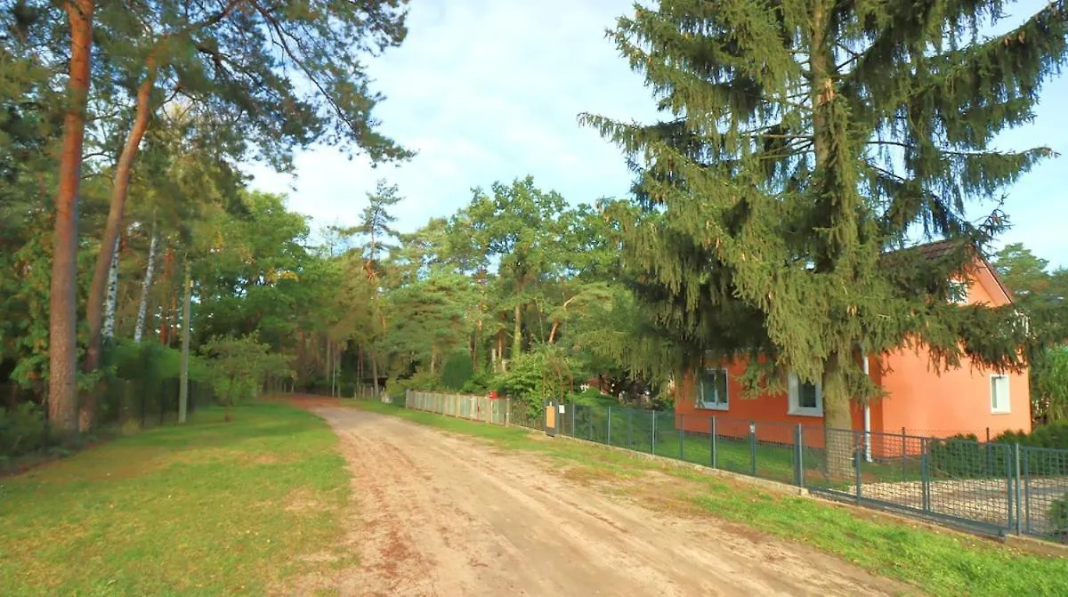 Berlinurlaub Im Gruenen, Pool-Whirlpool Beheizt, Sauna, Spielplatz, Grill, 3 Doppelzimmer Blankenfelde-Mahlow 0*,
