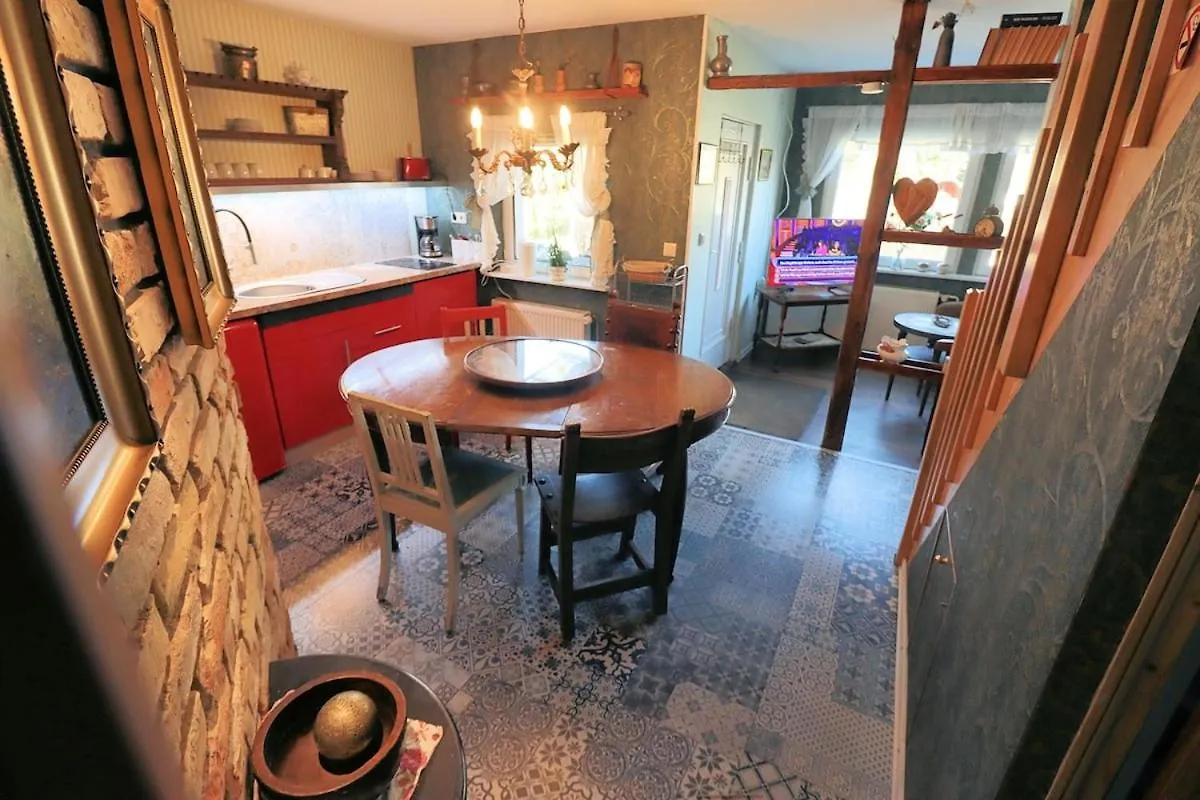 Holiday home Berlinurlaub Im Gruenen, Pool-Whirlpool Beheizt, Sauna, Spielplatz, Grill, 3 Doppelzimmer Blankenfelde-Mahlow