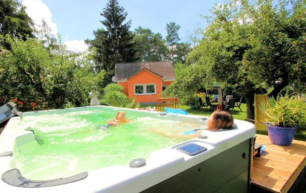 Berlinurlaub Im Gruenen, Pool-Whirlpool Beheizt, Sauna, Spielplatz, Grill, 3 Doppelzimmer Blankenfelde-Mahlow